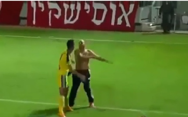 Se desata trifulca entre fans y jugadores en el Derby de Israel
