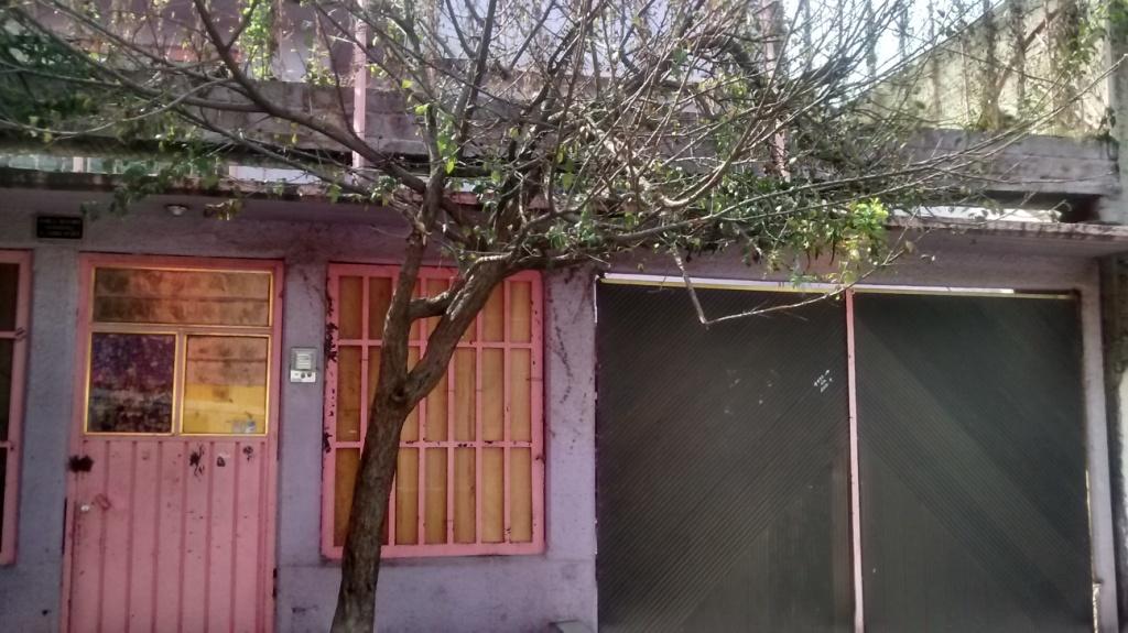 Fachada de la casa ubicada en la calle de Cedro, delegación Iztapalapa