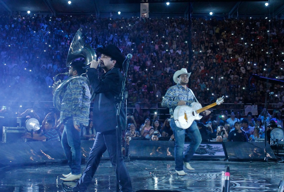 Cerca de 70 mil personas asistieron al concierto de Julión Álvarez en el Auditorio Benito Juárez