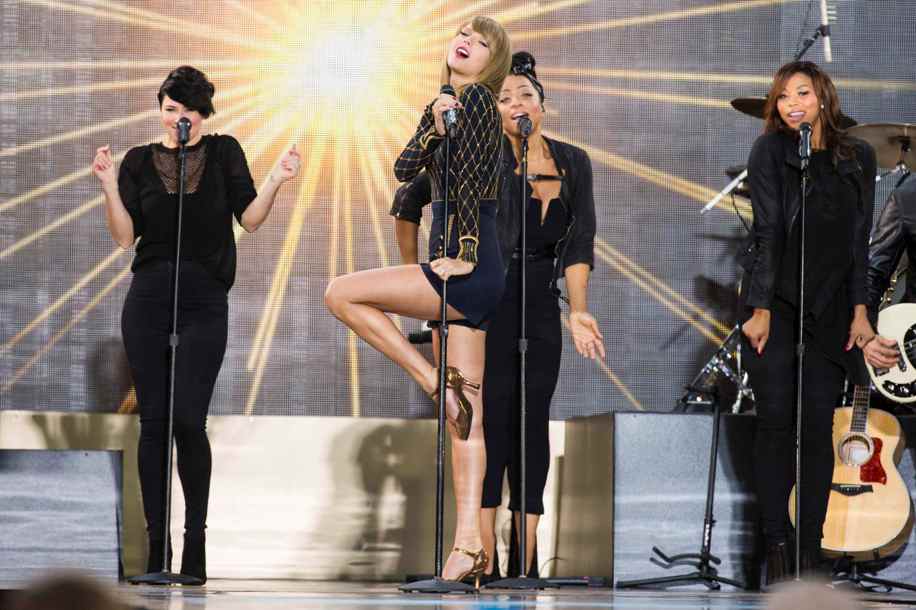 El nuevo disco de Swift vendió 1.28 millones de copias durante su primera semana. 
