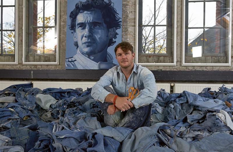 Ian Berry presenta retrato de Ayrton Senna hecho con retazos de 'vaqueros'