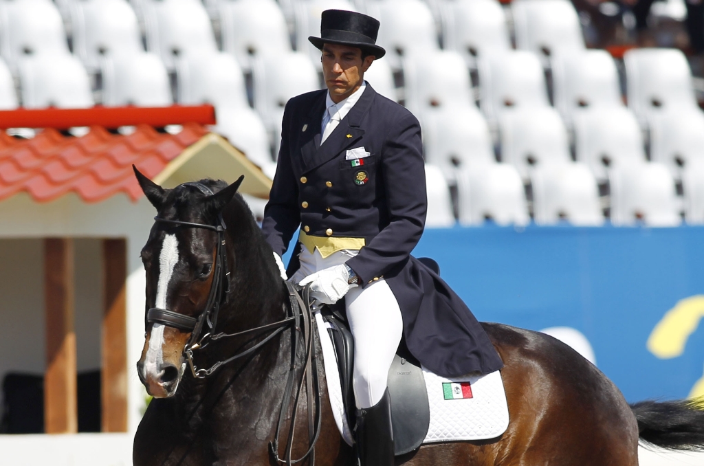El jockey mexicano Omar Zayrik, ofreció unas palabras para los atletas mexicanos que participarán por primera vez en los JCC 