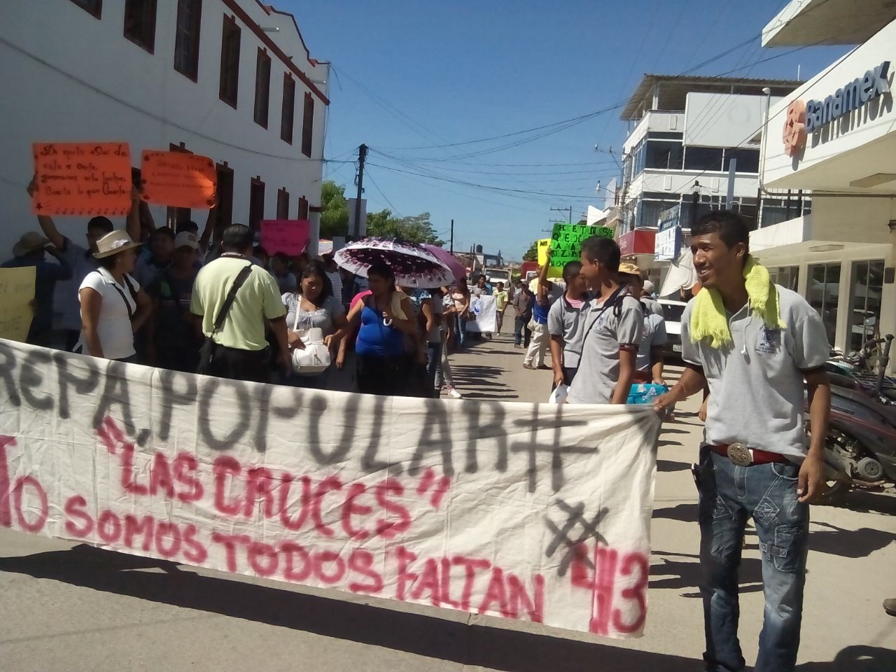 Los manifestantes mantienen los cierres en la Costa Chica de Guerrero