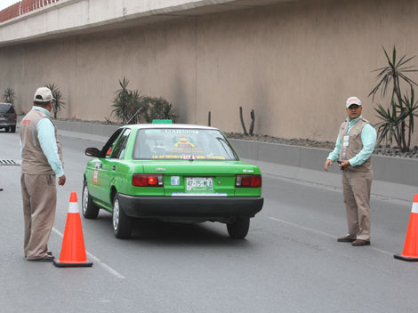Piden a los taxistas acercarse a la AET. 