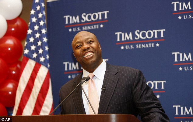 Tim Scott celebra con sus simpatizantes su triunfo electoral 