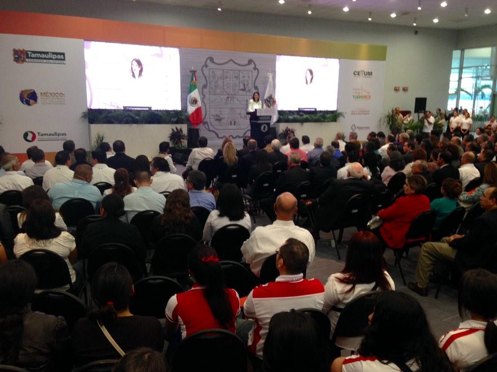 La titular de Desarrollo Económico Mónica González fue la encargada de abrir las conferencias