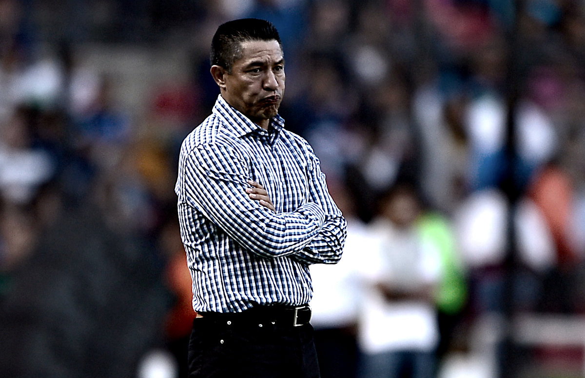 Ignacio Ambriz, técnico de Gallos