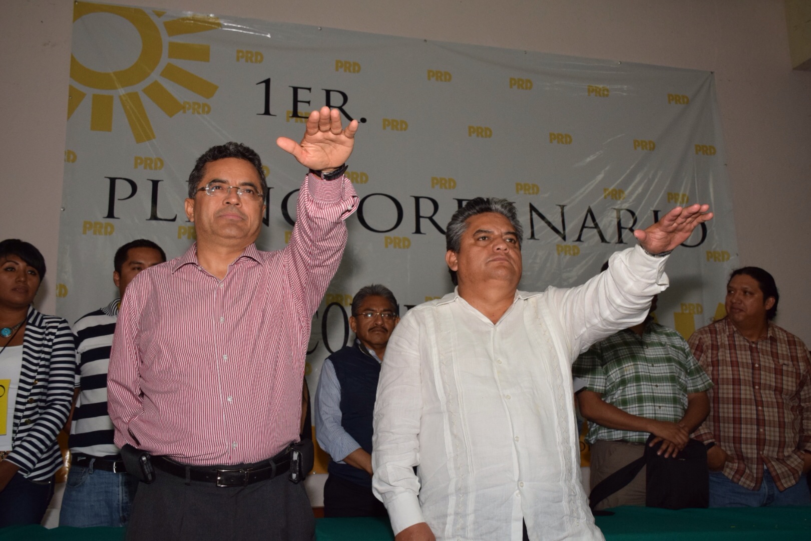Los diputados federales Carol Altamirano y Hugo Jarquín fueron elegidos como presidente y secretario general respectivamente del PRD en Oaxaca.