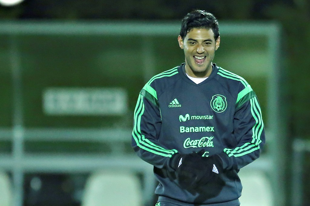 Carlos Vela en un entrenamiento previo al duelo ante Holanda 