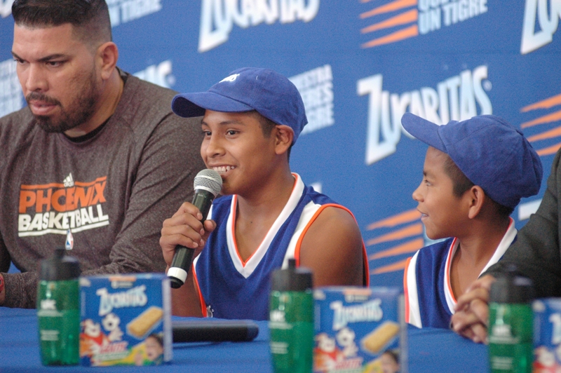 Horacio Lllamas convivió con los niños triquis 