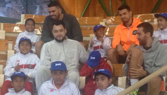 Los jugadores de la selección triqui de baloncesto