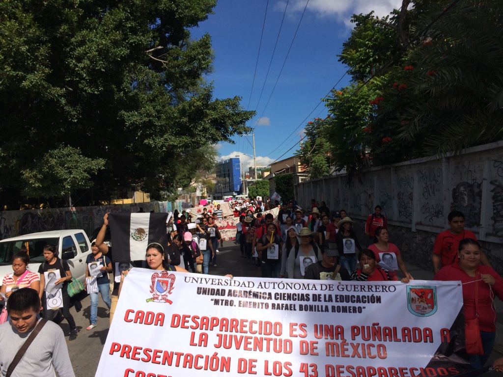 El rector de la UAGRO había cancelado la marcha en apoyo a los normalistas desaparecidos