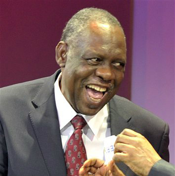 Issa Hayatou, Presidente de la Confederación Africana de Futbol  