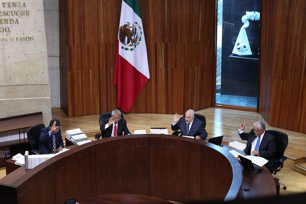 Sala Superior ordena al INE asignar tiempos iguales, en radio y tv, a partidos políticos en periodo de intercampaña.