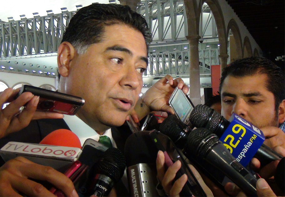 Jorge Herrera aseguró que la súper carretera se mantendrá abierta al público, aunque se deberá transitar con precaución. 