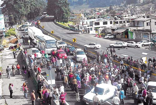 El cierre de la vía comenzó alrededor de las 8 de la mañana y concluyó después de las 7 de la noche.