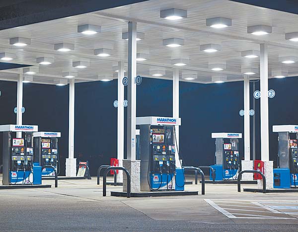 Los costos de la gasolina en EU cayeron una décima parte desde enero.