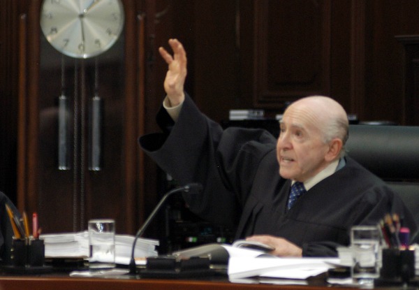 Dïaz Romero fue miembro de la Suprema Corte de Justicia de la Nación de 1986 a 2006.