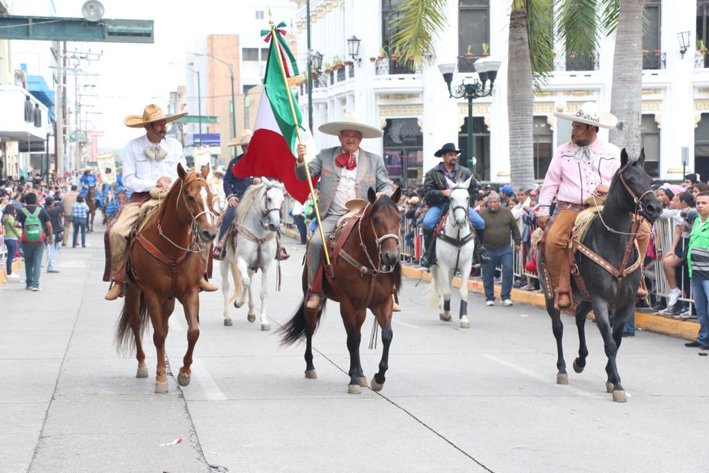 Desfile en Tampico