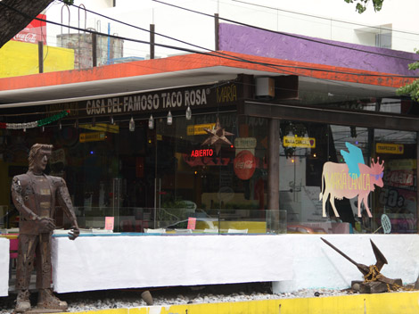 El asalto ocurrió en una taquería ubicada en Centrito Valle. 