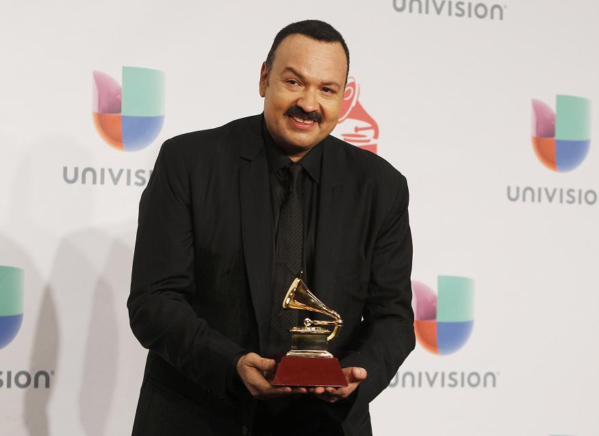 Pepe Aguilar celebró la orden ejecutiva. 