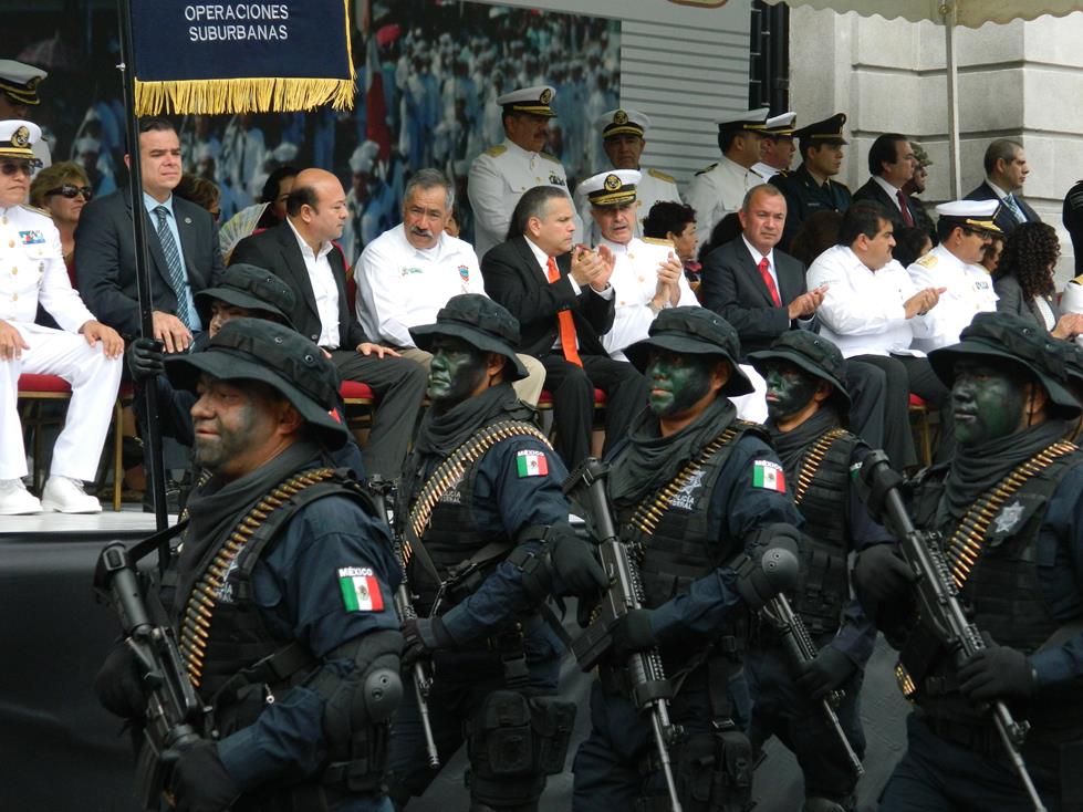 Posteriormente desfiló la Sedena y las divisiones de la Policía Federal, como la Gendarmería