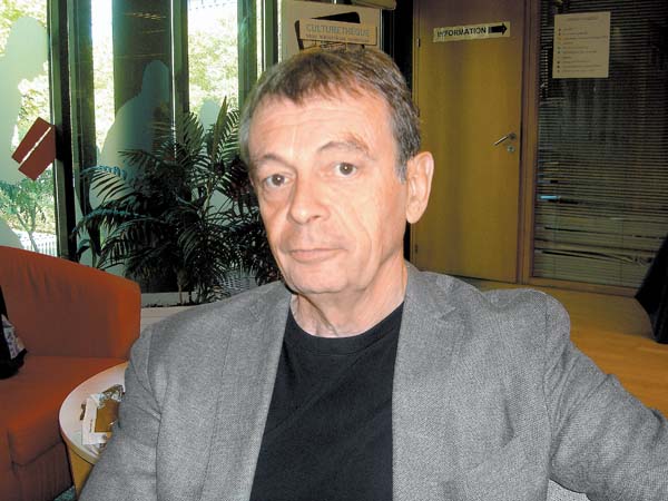 “Un novelista es un fabricante de emociones, y si la novela no crea eso es un fracaso”.