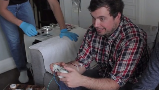 Blood Sport: dona sangre si te hieren en un videojuego.