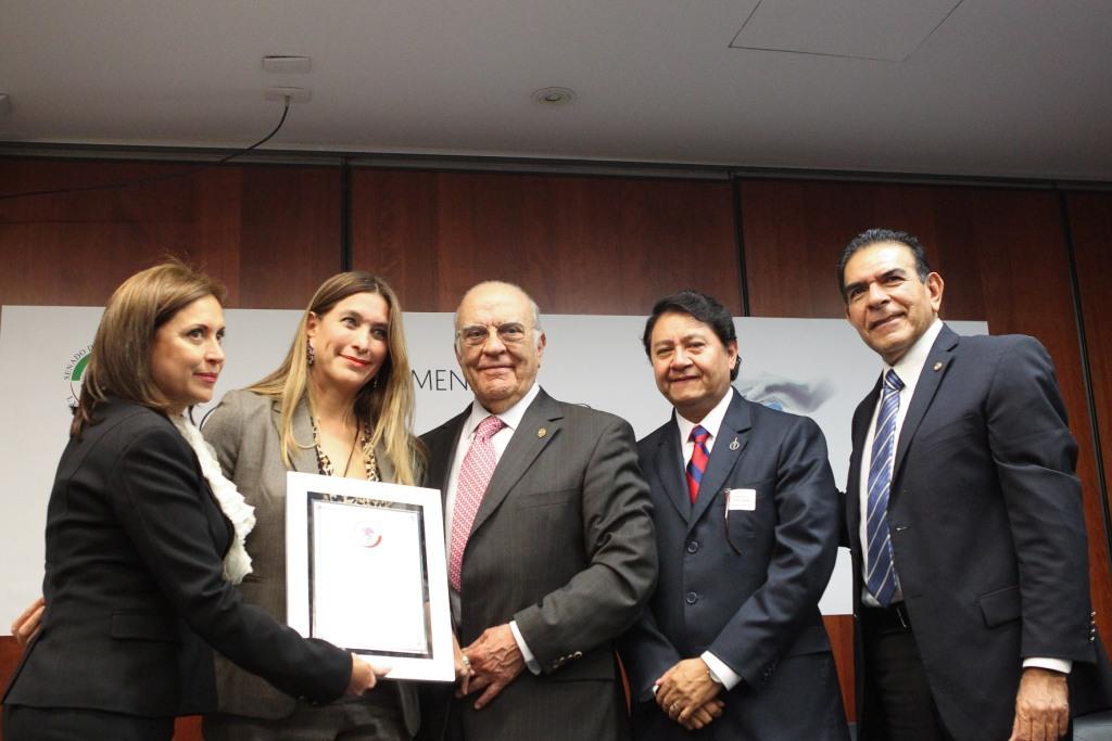 El homenaje al doctor Jaime de la Garza.