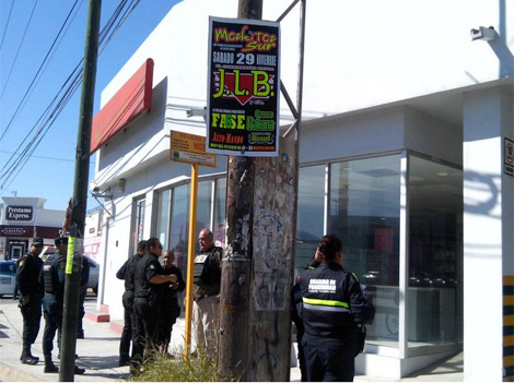 El ladrón se dio a la fuga. 