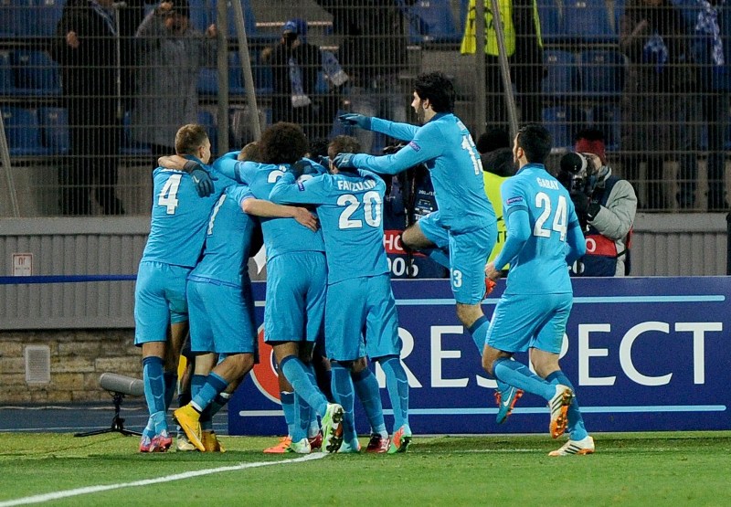 Jugadores del Zenit festejan el triunfo 
