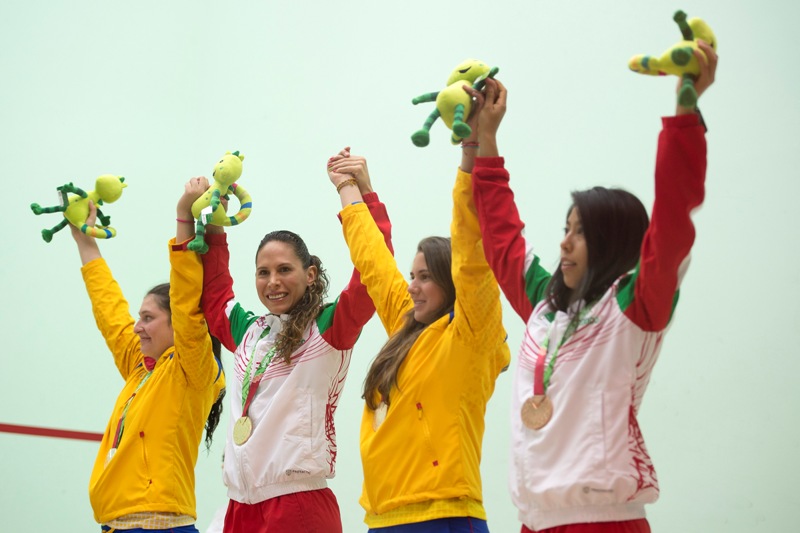 Samantha Terán y Karla Urrutia se adjudicaron la presea dorada en squash 