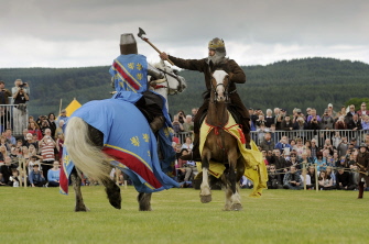 Actores recrean el 700 aniversario de la batalla de Bannockburn, entre Inglaterra y Escocia, el pasado 28 de junio, en Stirling, Escocia