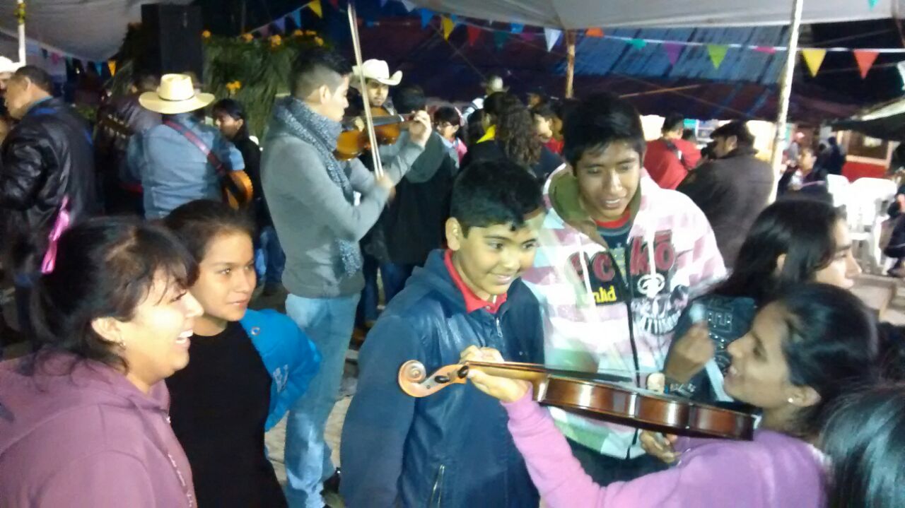 Dedicaron una misa a huapangueros fallecidos.
