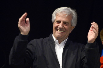 Tabaré Vázquez, candidato del Frente Amplio, durante el último acto electoral de la agrupación oficialista en Montevideo