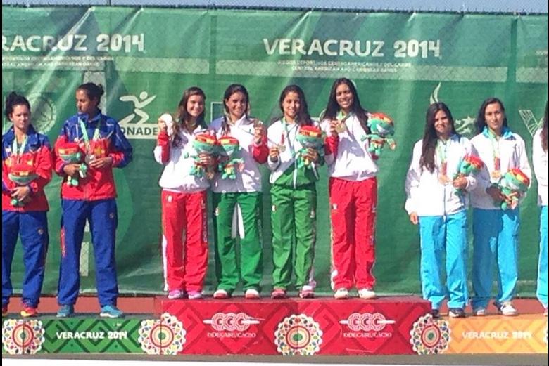 Tenistas mexicanas reciben sus medallas de oro