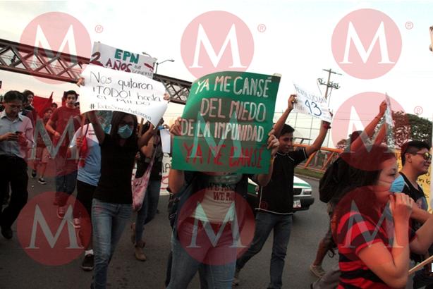 Comenzaron a avanzar sobre el bulevar Adolfo López Mateos, para dirigirse a las avenidas Universidad y Ayuntamiento.
