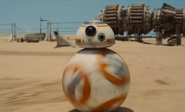 El tráiler presenta a un nuevo droid. 