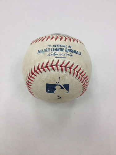 Pelota que dio hit a Dereck Jeter en su último juego 