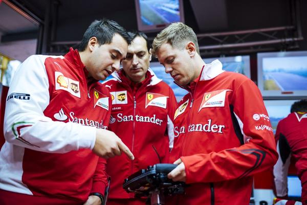 Vettel con su nueva escudería 
