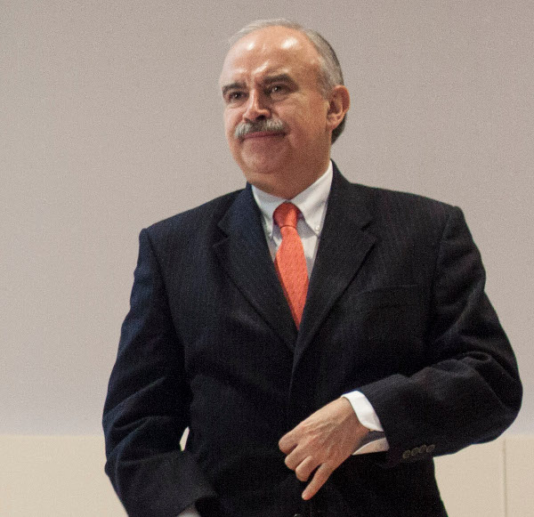  Julián Alfonso Olivas, encargado del despacho de la Secretaría de la Función Pública.
