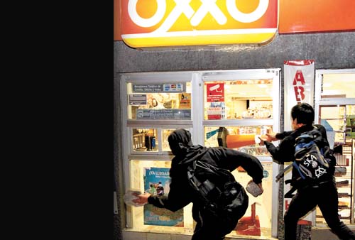Distintas tiendas de conveniencia también se vieron afectadas.
