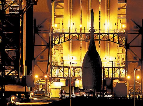 Fue lanzado en el "Delta IV" y dará dos vuelta en torno a la Tierra.