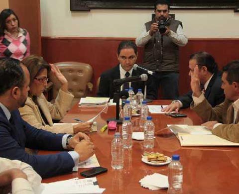 En la sesión dieron seguimiento a la denuncia penal por el caso López Castro. 