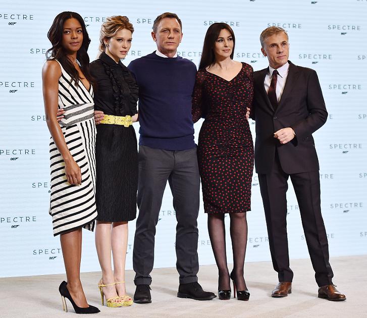 Los actores Naomi Harris, Lea Seydoux, Daniel Craig, Monica Bellucci y Christoph Waltz.
