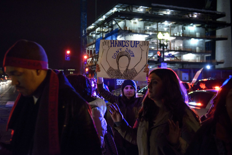 Cientos de personas se manifestaron en Washington DC por la muerte de Eric Warner.