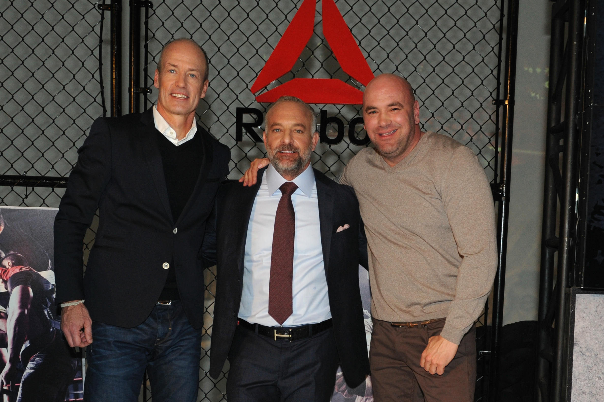 Matt O'Toole de Reebok, junto a Lorenzo Fertitta y Dana White