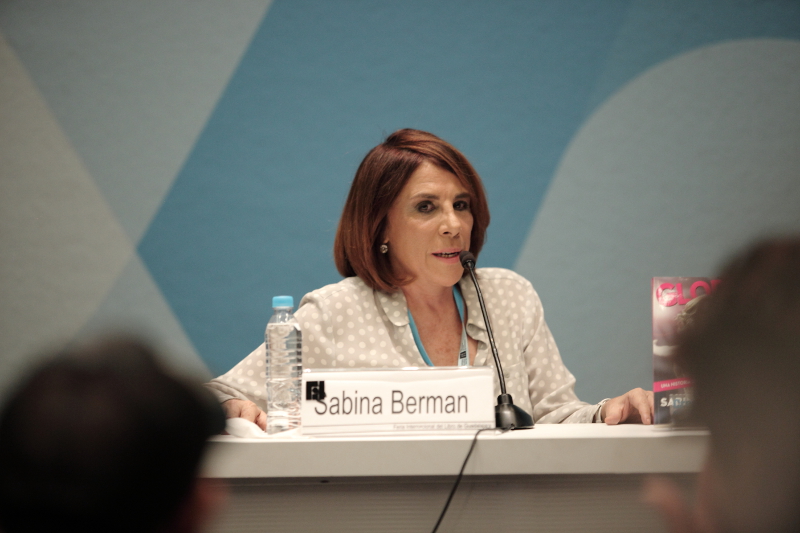 Sabina Berman en la FIL de Guadalajara.