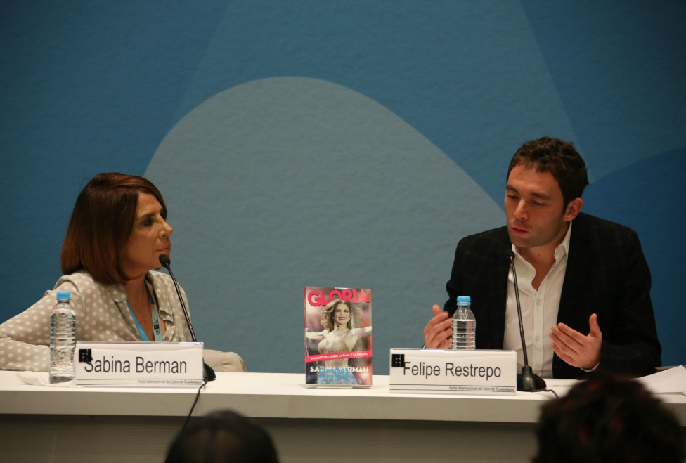 Sabina Berman presentó su libro Gloria: una historia sobre fama y la infamia