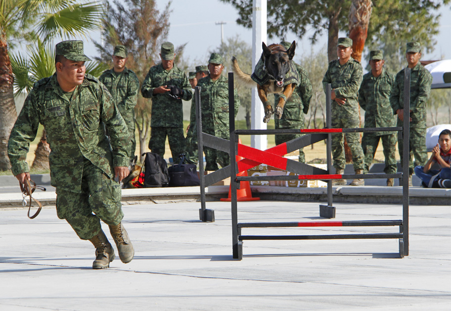 La exposición fue en el interior del Campo Militar ubicado en el kilómetro 6.5 de la Carretera Torreón-Matamoros.